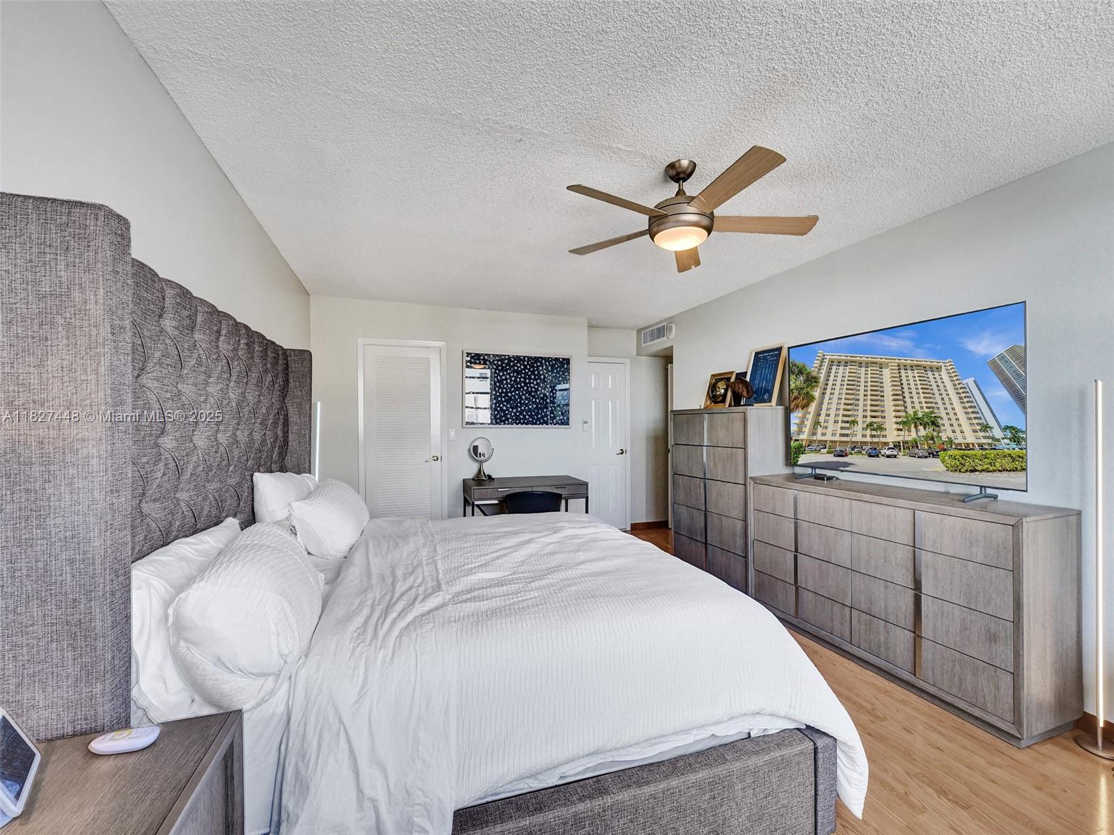 PLAZA TOWERS NORTH CONDO - Residential