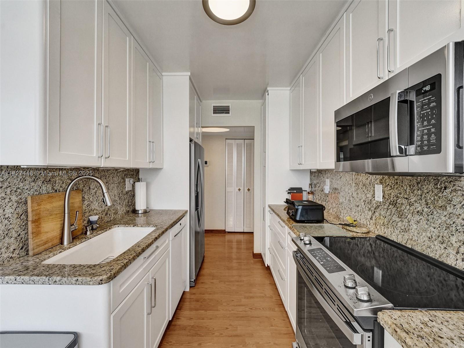 PLAZA TOWERS NORTH CONDO - Residential