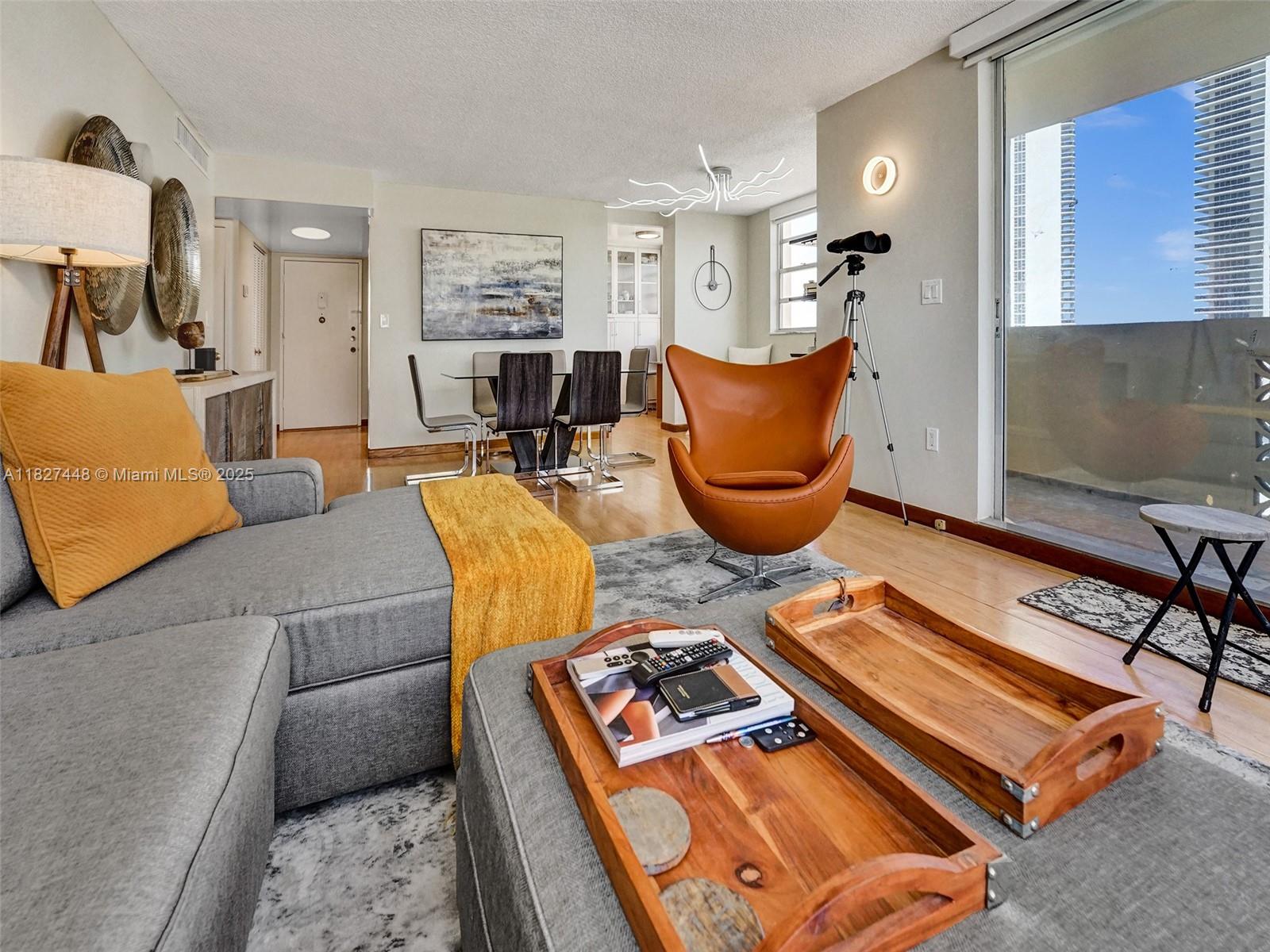 PLAZA TOWERS NORTH CONDO - Residential