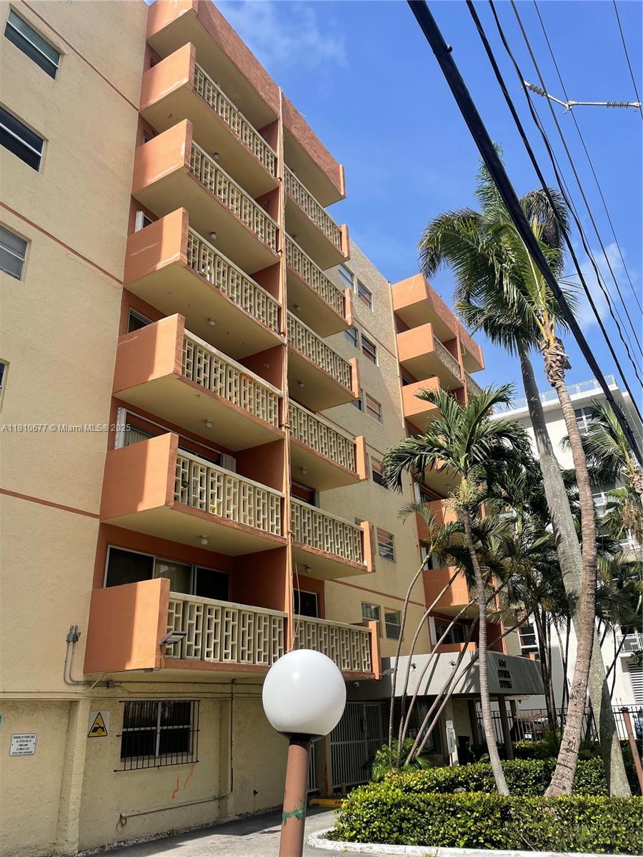 600 NE 25th St 43