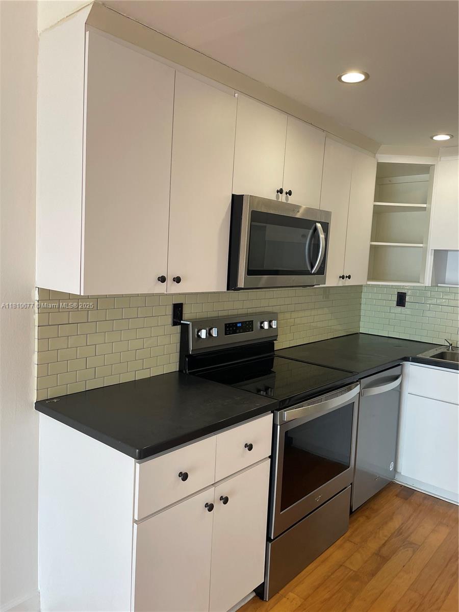 600 NE 25th St 43
