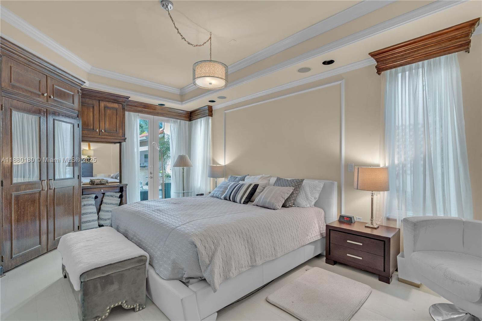 GOLDEN GATE ESTATES & MAR - Residential