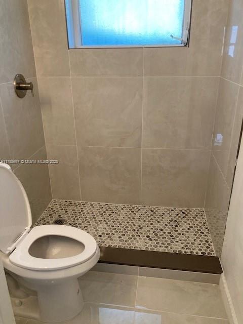 Rental Property at 2450 Lincoln St 5, Hollywood, Broward County, Florida - Bedrooms: 1 
Bathrooms: 1  - $1,600 MO.