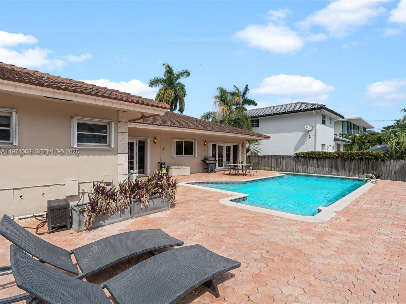 EASTERN SHORES - Residential