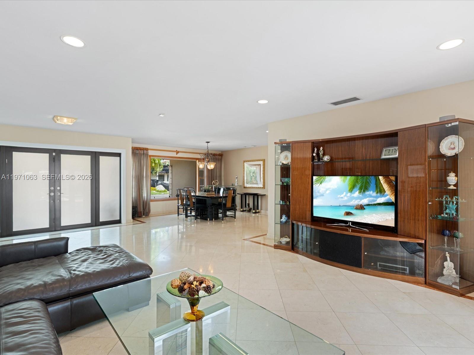 EASTERN SHORES - Residential