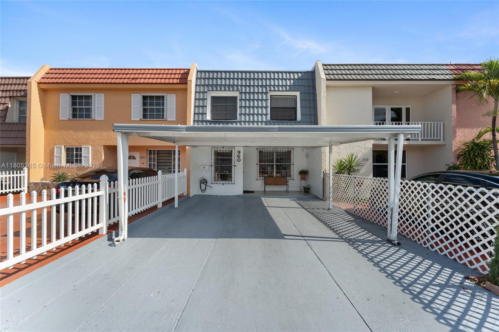 960 W 79th Pl, Hialeah, Miami-Dade County, Florida - 3 Bedrooms  
3 Bathrooms - 