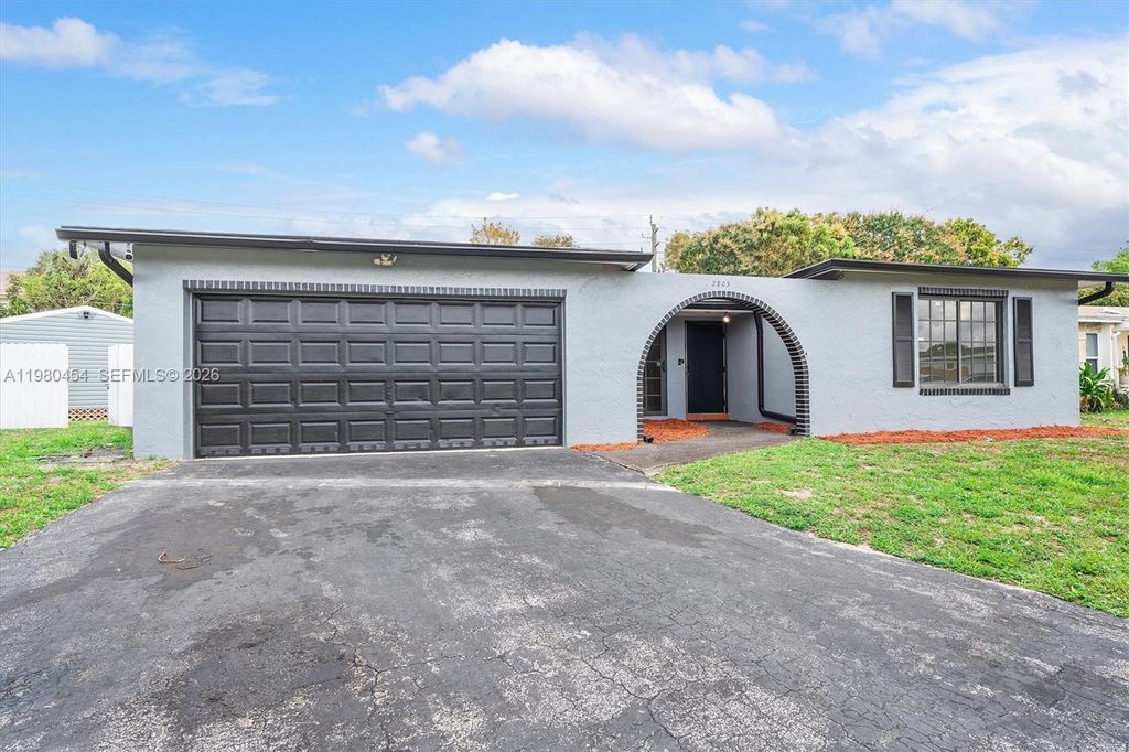 Photo of 2805 E Lexington Dr, Miramar, FL 33025 (MLS # A11980454)