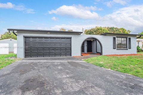 Photo of 2805 E Lexington Dr, Miramar, FL 33025 (MLS # A11980454)