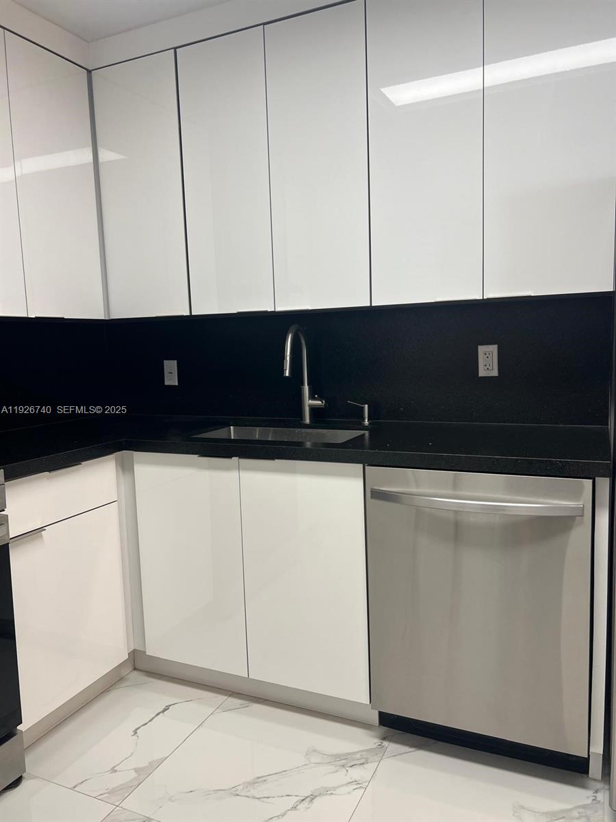 MANATEE CONDO - Residential Lease