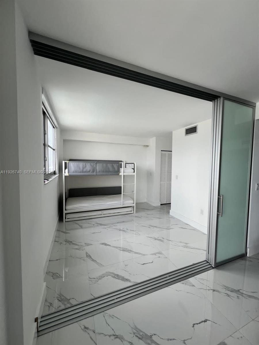 MANATEE CONDO - Residential Lease