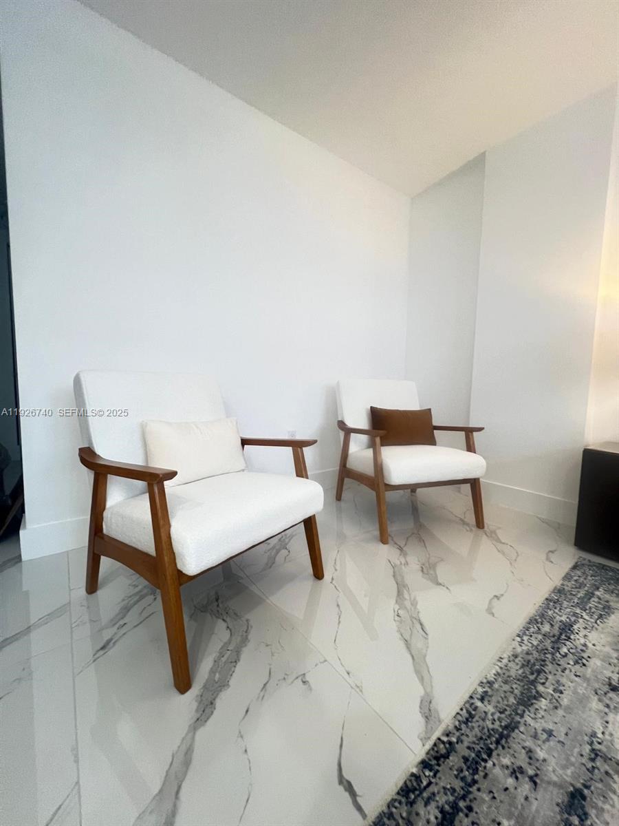 MANATEE CONDO - Residential Lease