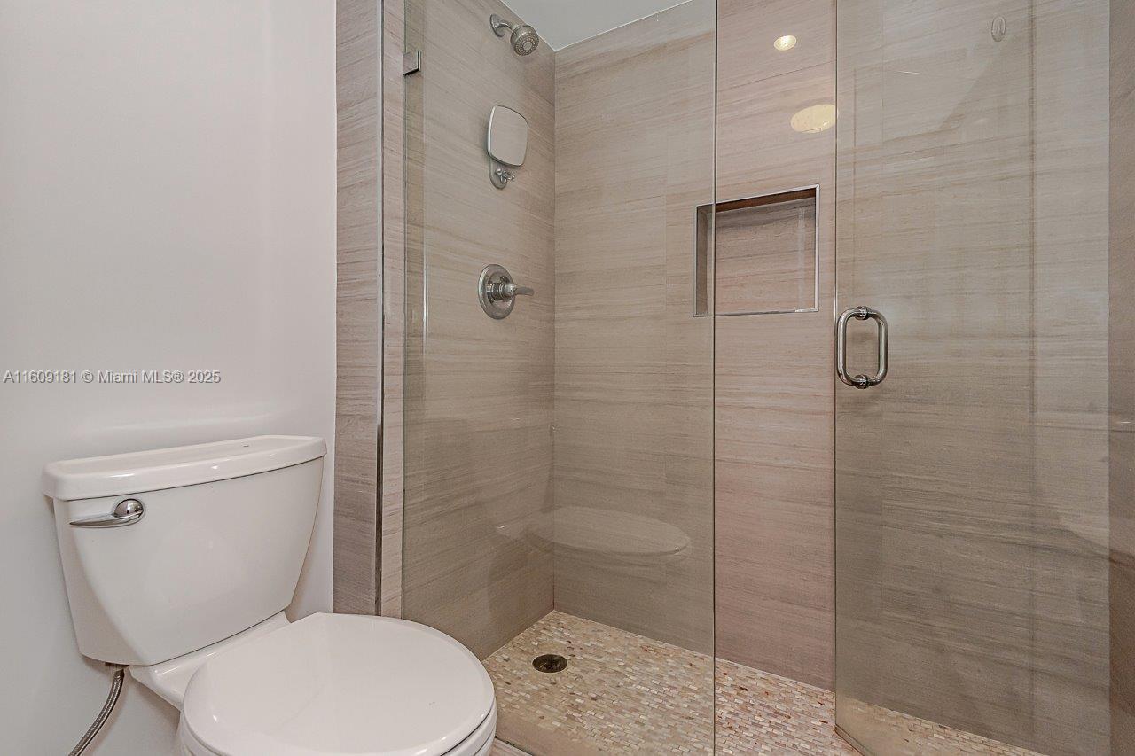 RONEY PALACE CONDO - Residential Lease