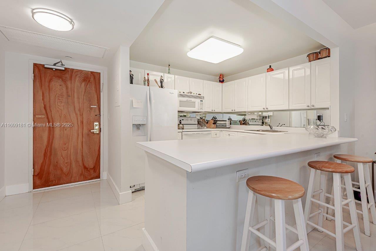 RONEY PALACE CONDO - Residential Lease