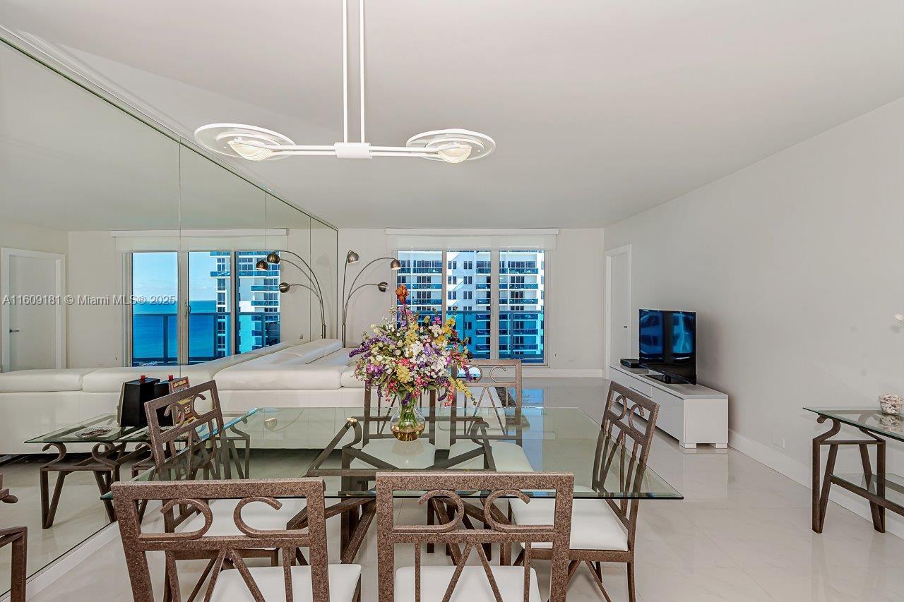 2301 Collins Ave 1416