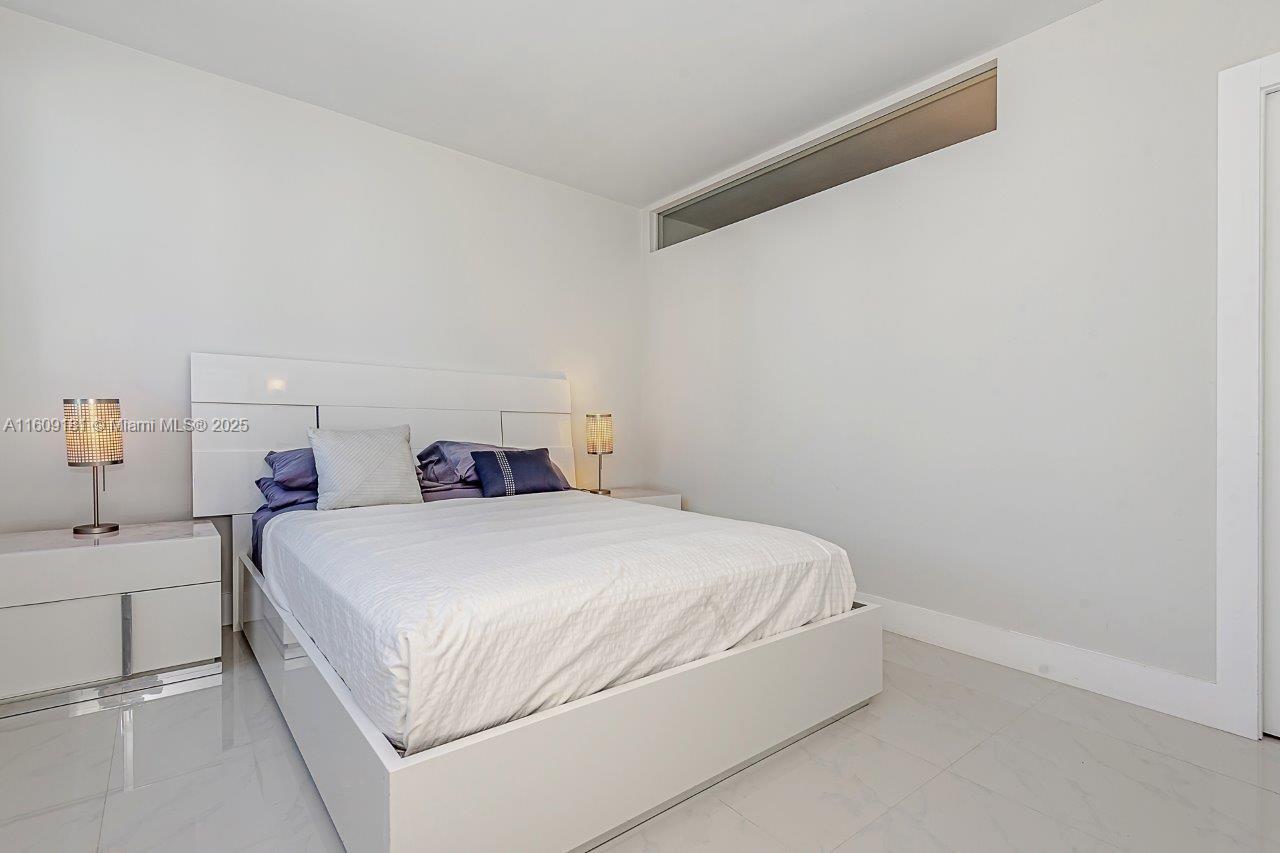 RONEY PALACE CONDO - Residential Lease