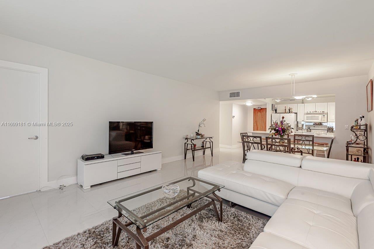 RONEY PALACE CONDO - Residential Lease