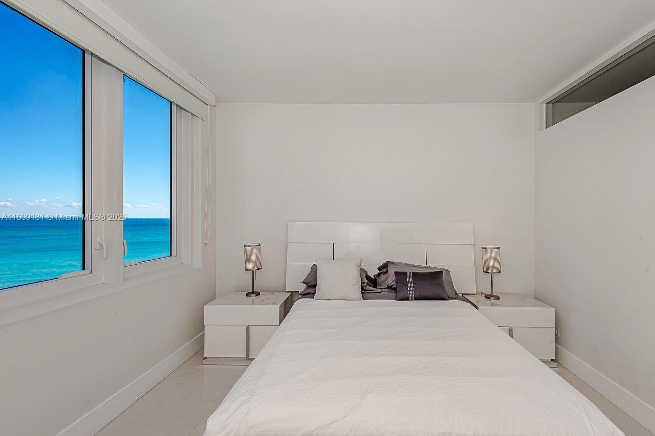 RONEY PALACE CONDO - Residential Lease