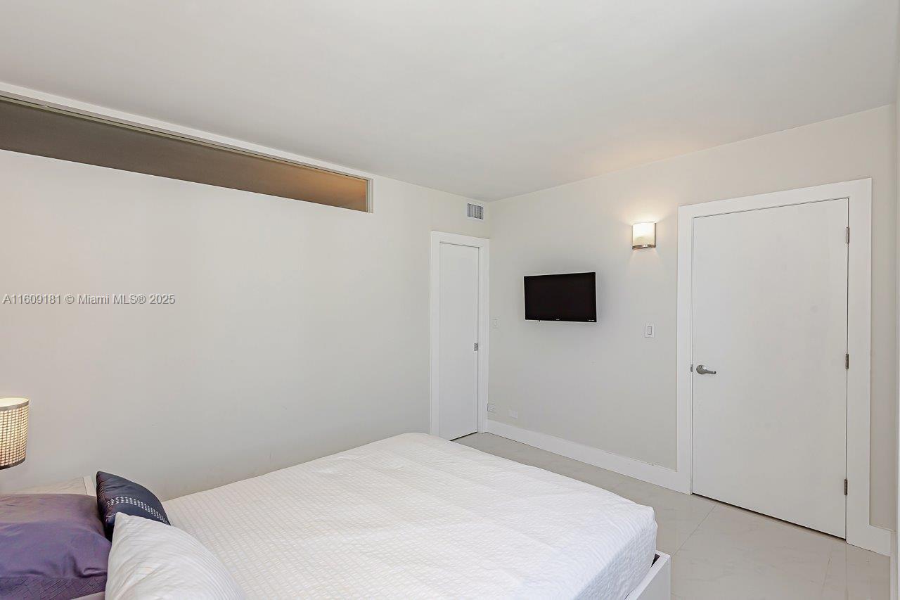 RONEY PALACE CONDO - Residential Lease