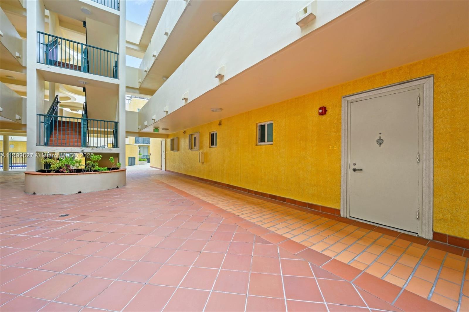 SURFSIDE PALMS CONDO - Residential Lease