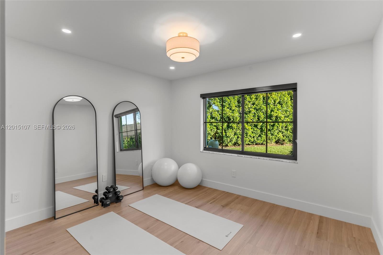 BANYAN WOODS - Residential