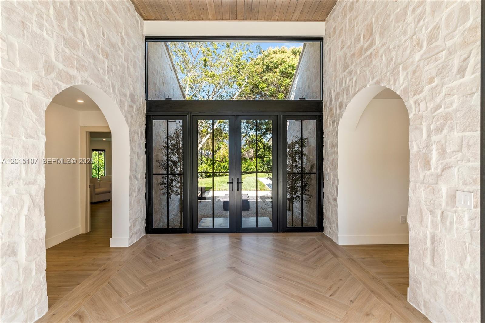 BANYAN WOODS - Residential