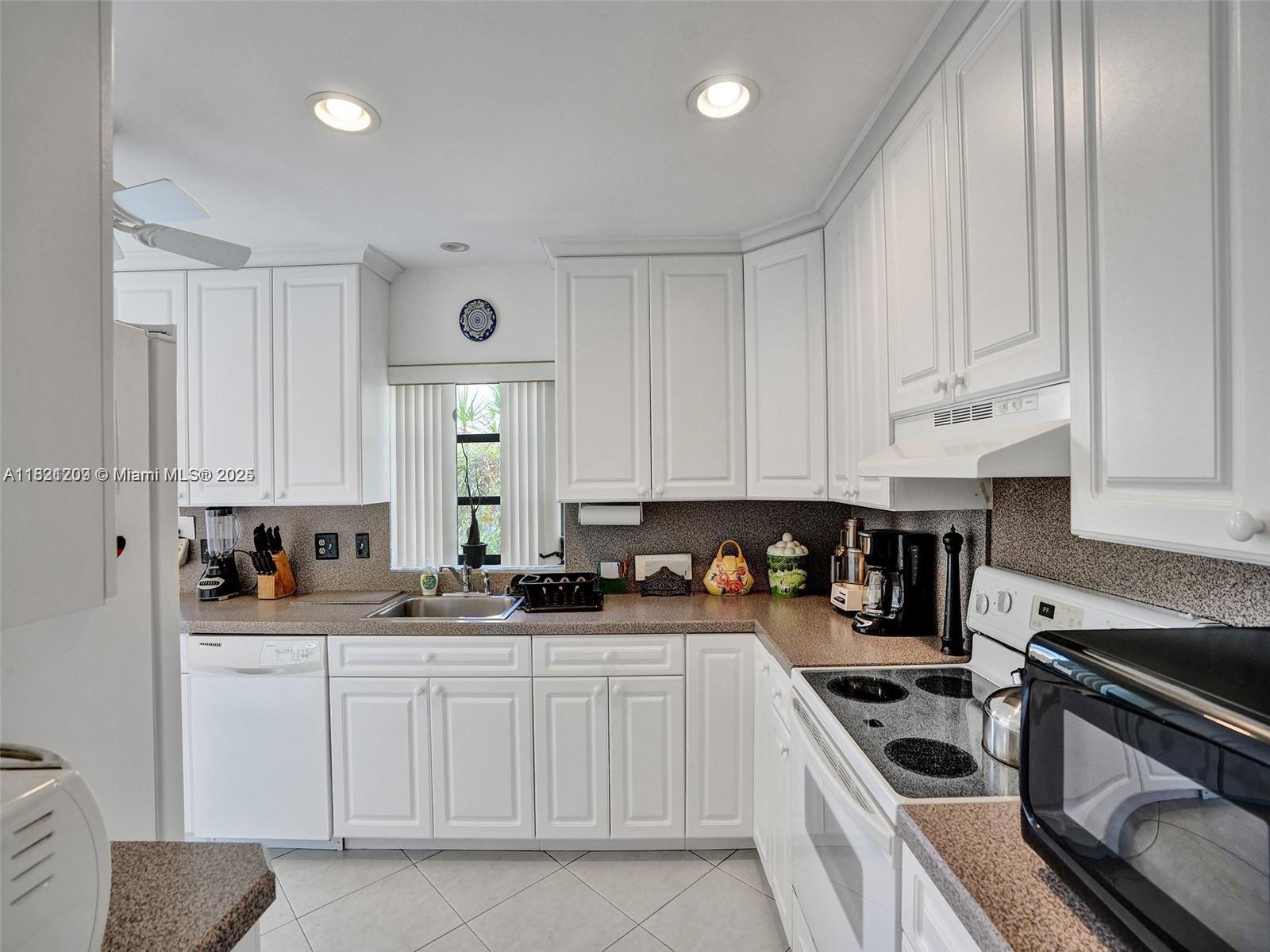 FAIRWAYS OF BOCA LAGO CON - Residential Lease