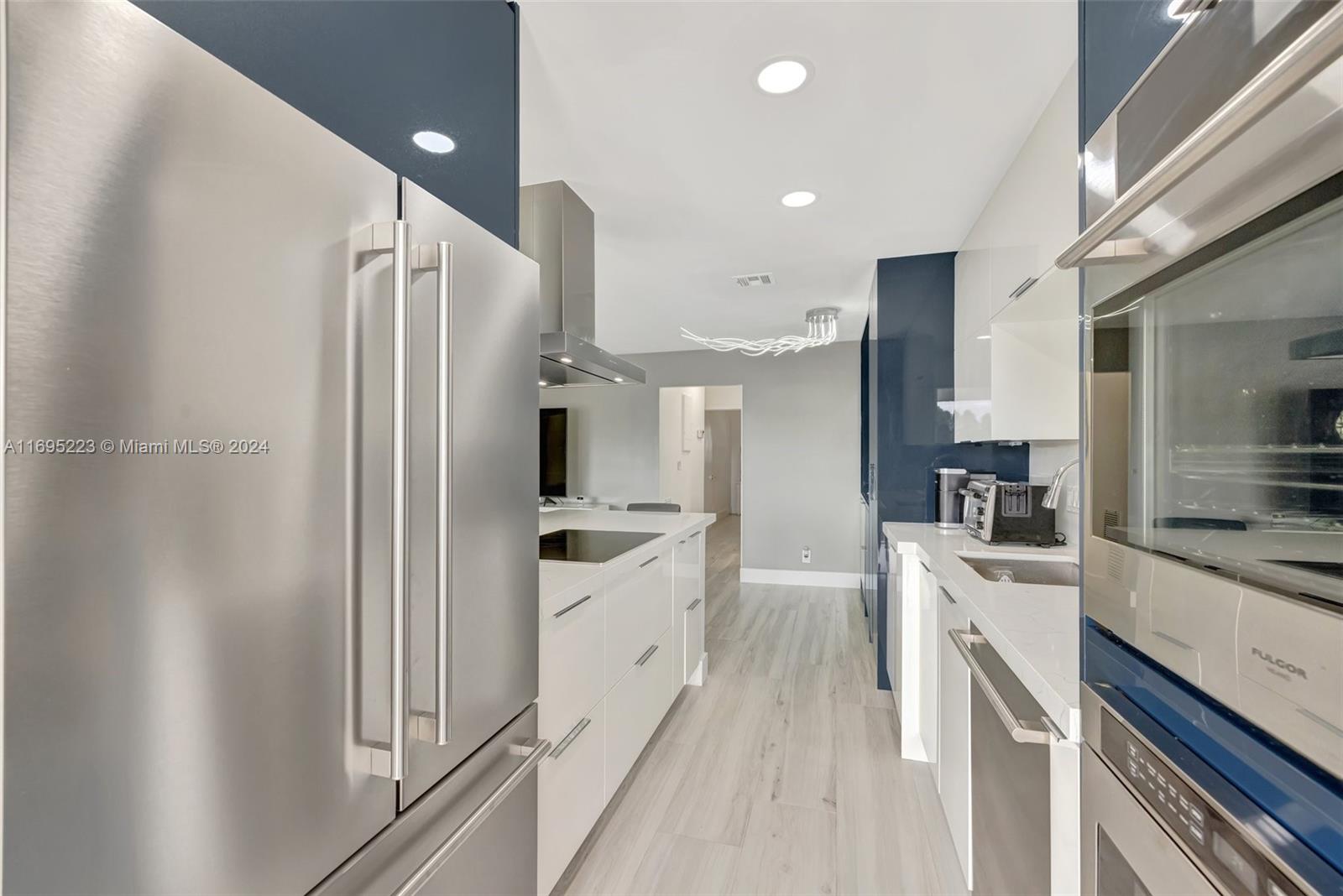 LAFAYETTE ARMS CO-OP - Residential