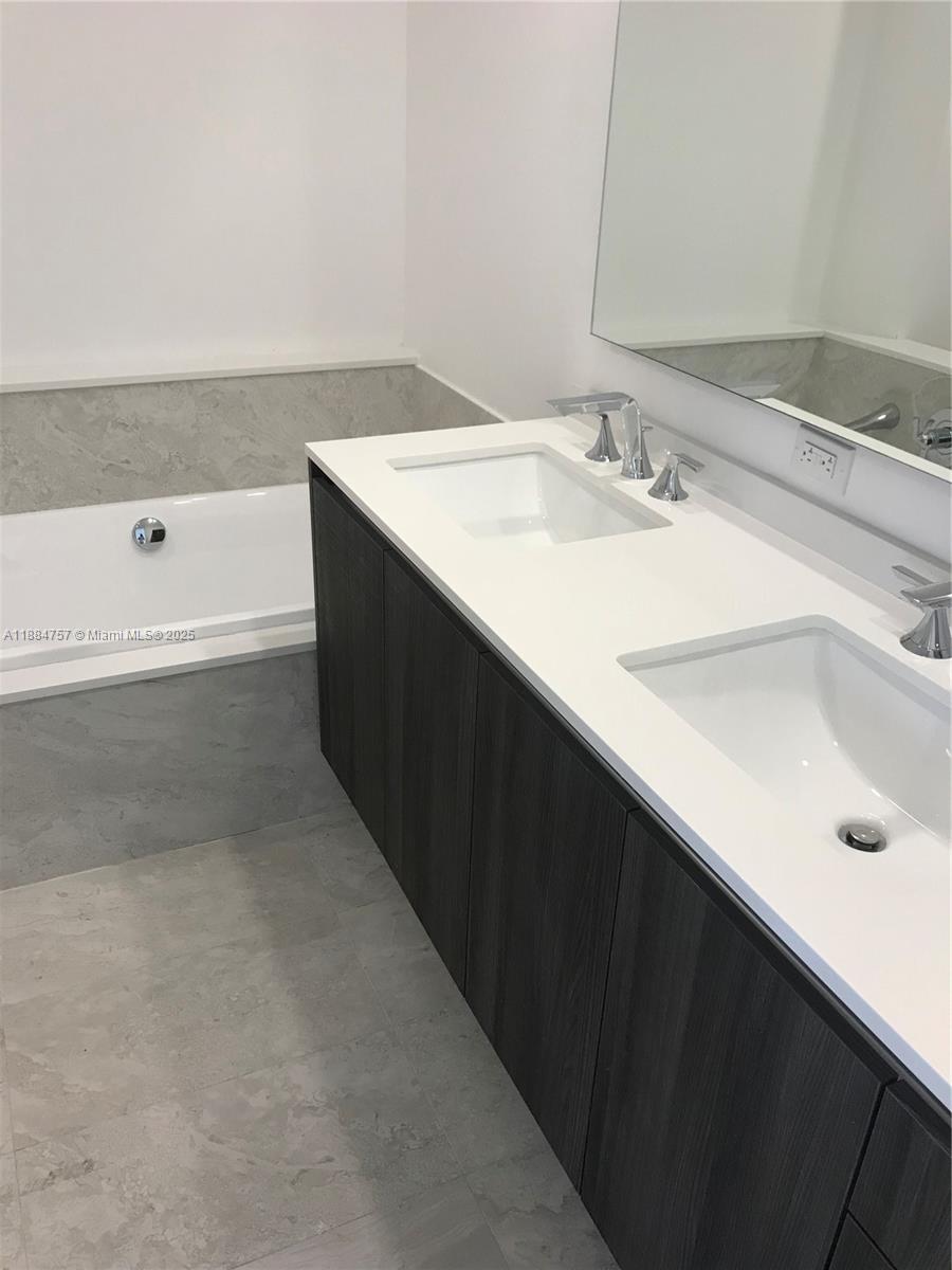 ARIA ON THE BAY CONDO - Residential Lease