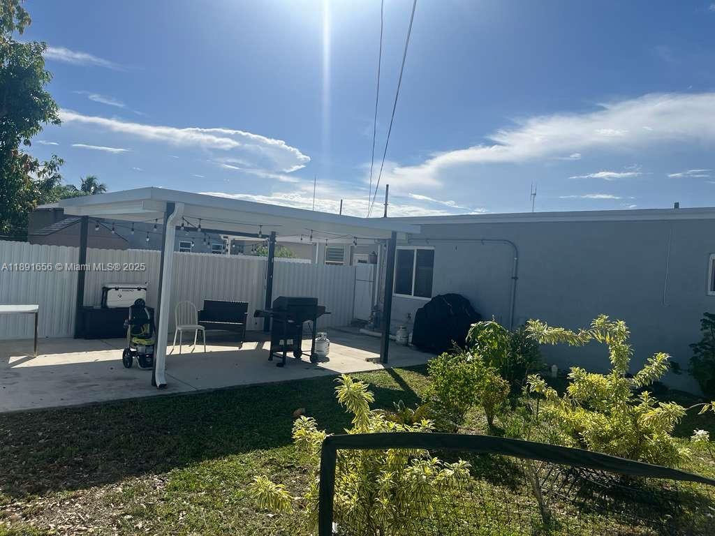 LAKE FOREST SEC 4 - Residential Lease