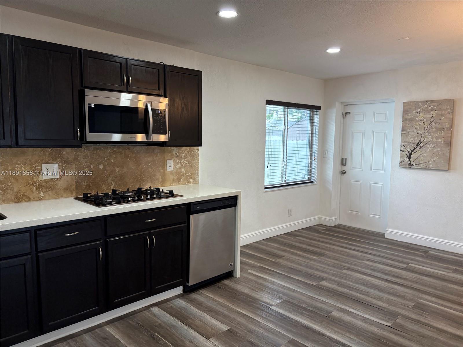 LAKE FOREST SEC 4 - Residential Lease
