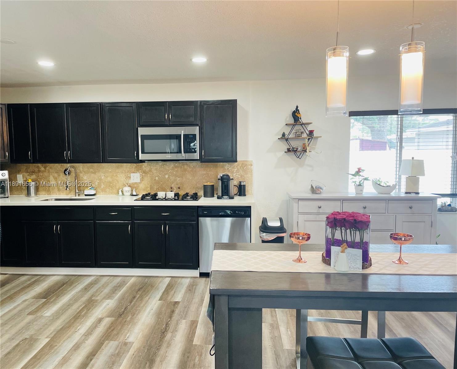 LAKE FOREST SEC 4 - Residential Lease