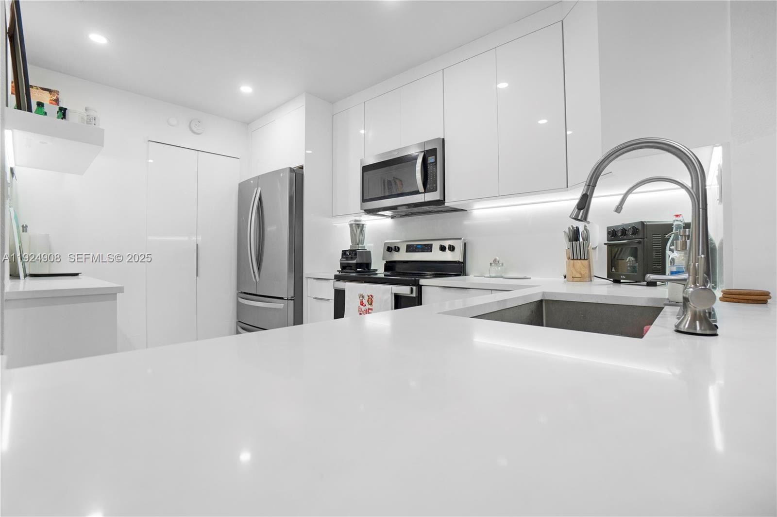 11211 W Atlantic Blvd 106