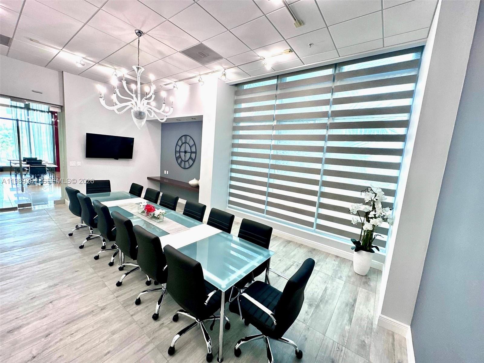 MET 1 CONDO - Residential Lease