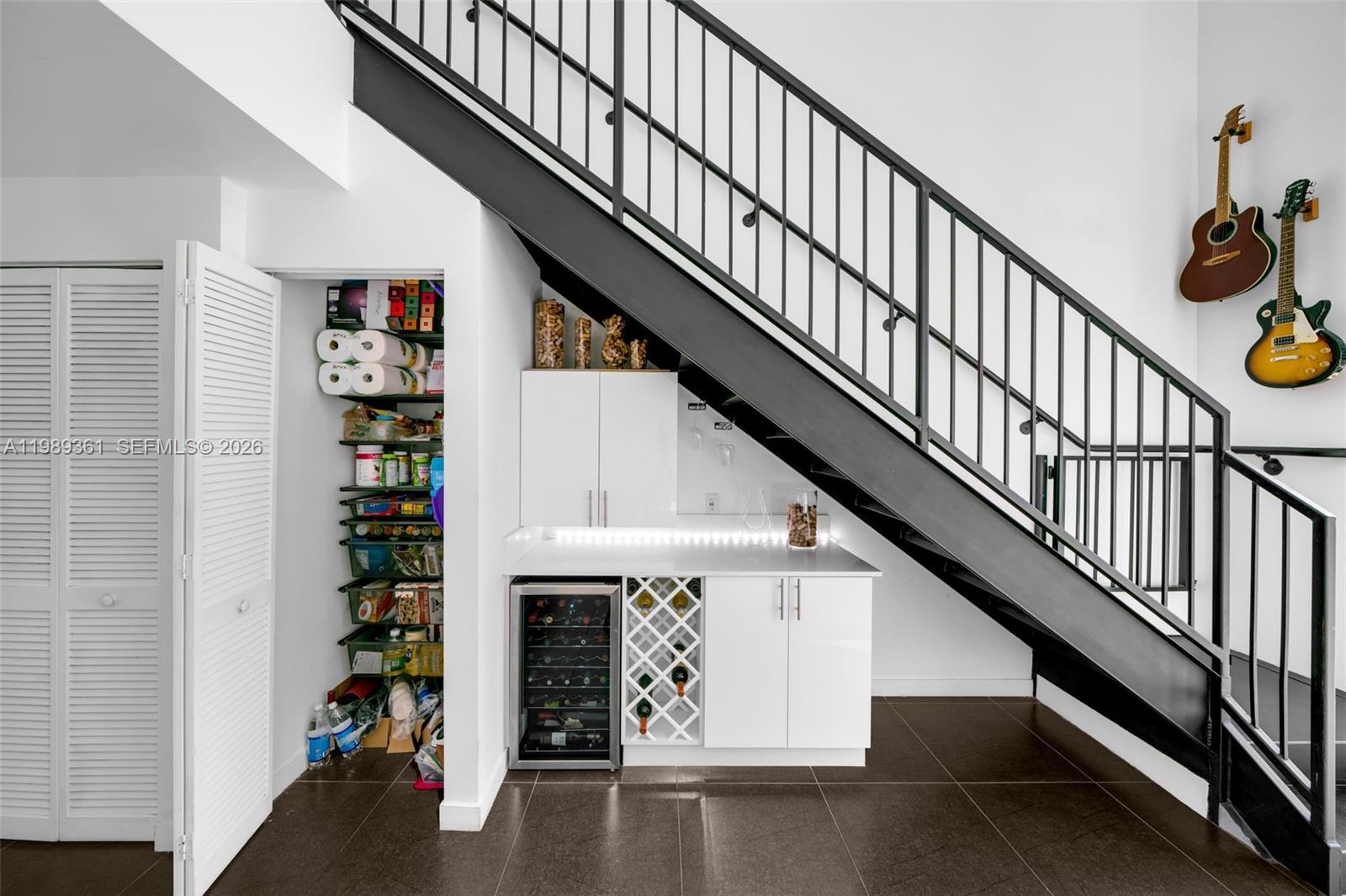 MET 1 CONDO - Residential Lease