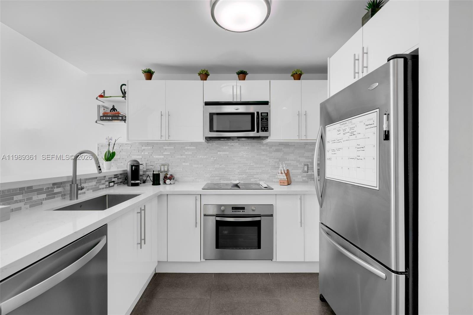 MET 1 CONDO - Residential Lease