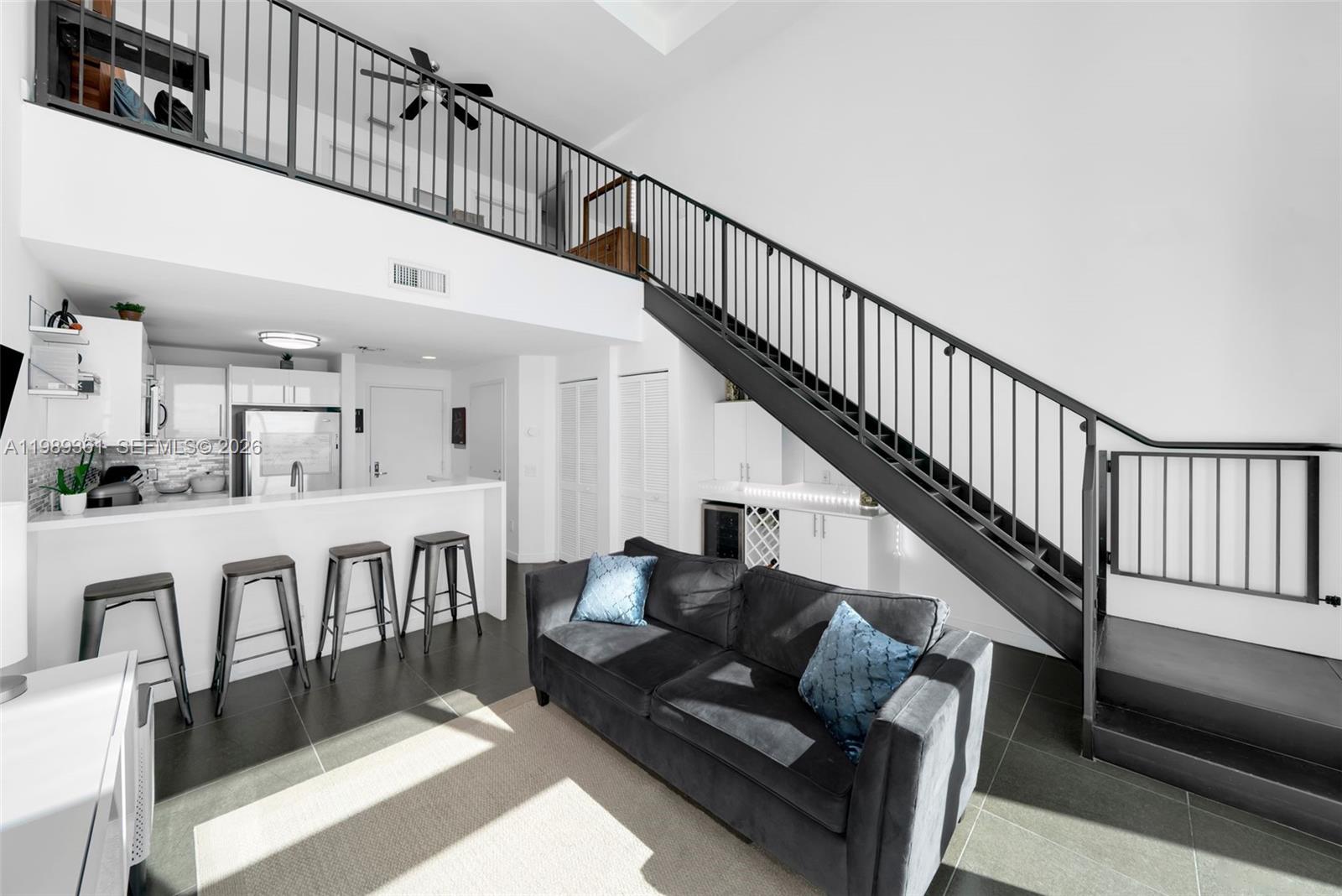 MET 1 CONDO - Residential Lease