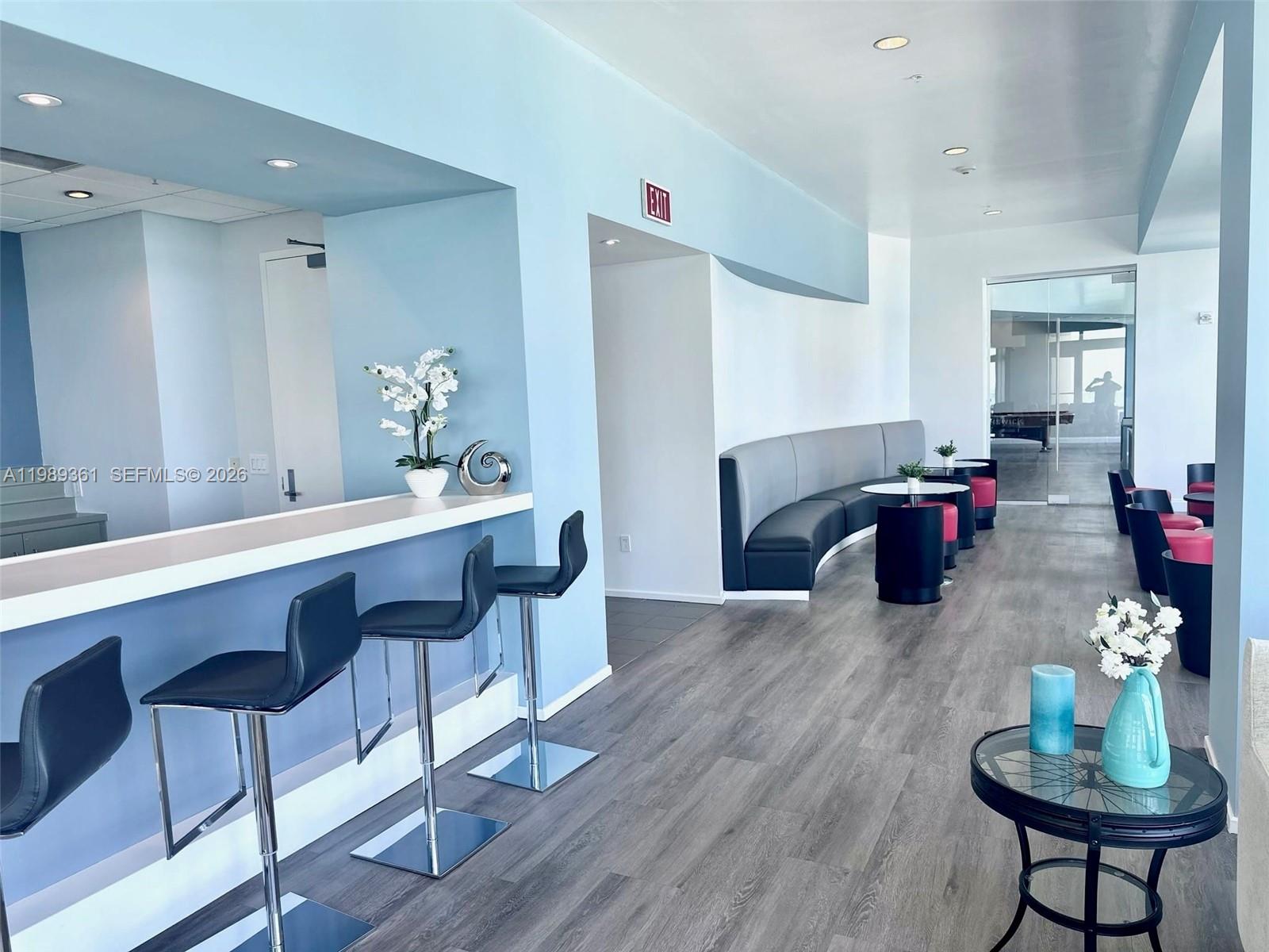 MET 1 CONDO - Residential Lease