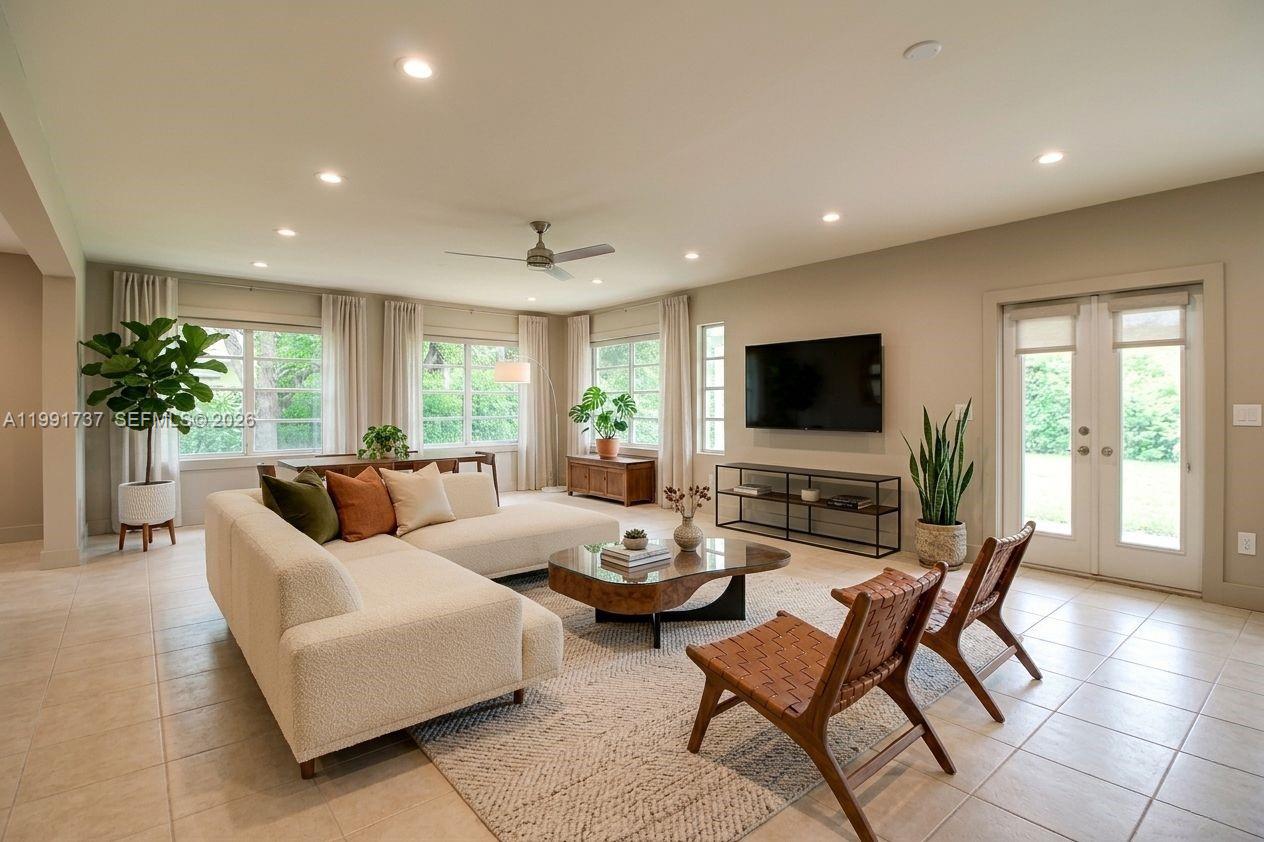 CONTINENTAL HOMES - Residential