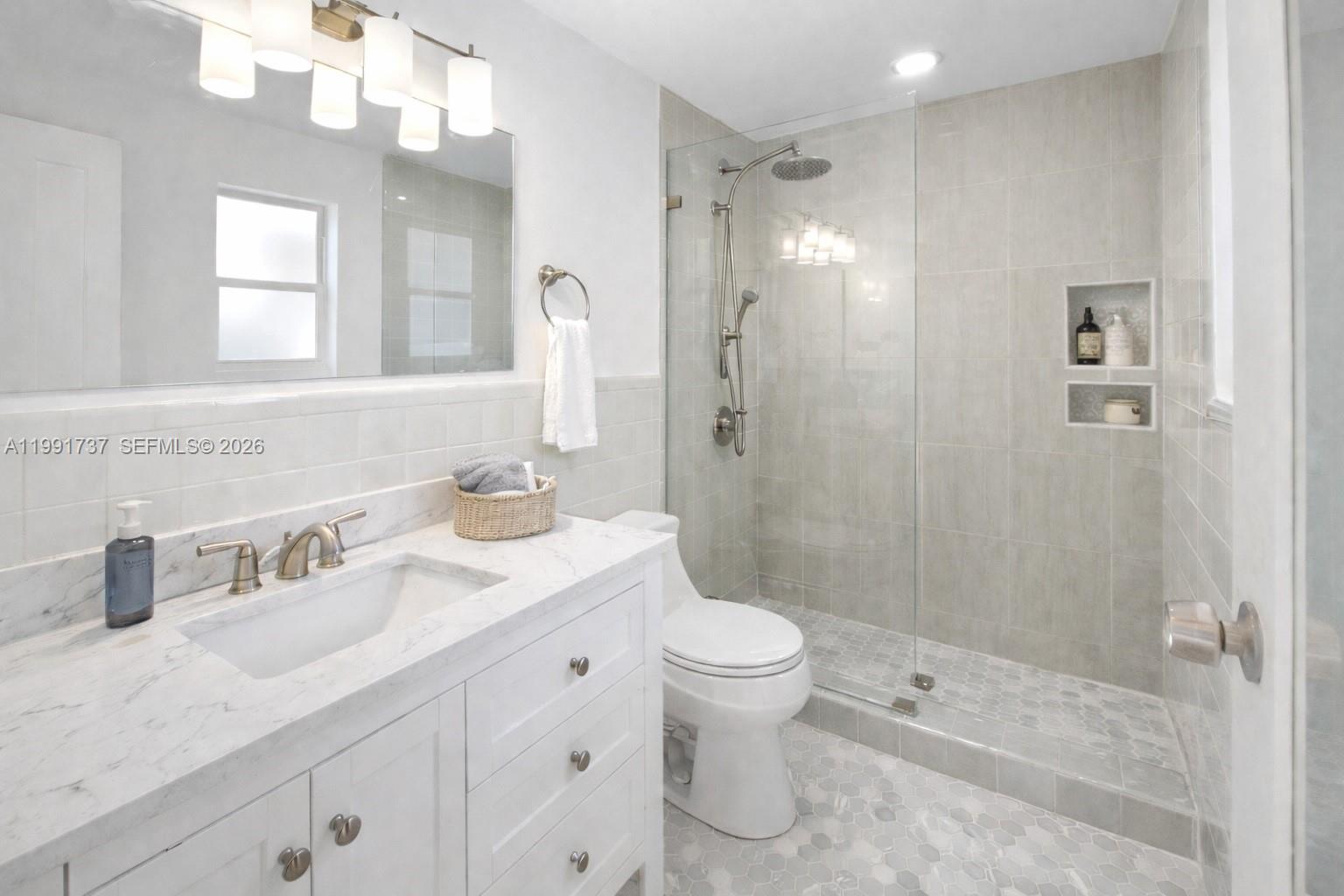 CONTINENTAL HOMES - Residential