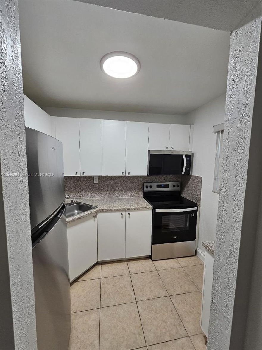 Updated 2 bedroom/1 full bath condo with NEW APPLIANCES and NEW BLINDS in a well-maintained gated community in Palmetto Bay. Community is located on the east side of US1 shopping center, restaurants, supermarket. It is within walking distance to public transit transportation and offers easy access to US-1. Laundry facilities, playground, TWO (2) ASSIGNED PARKING space