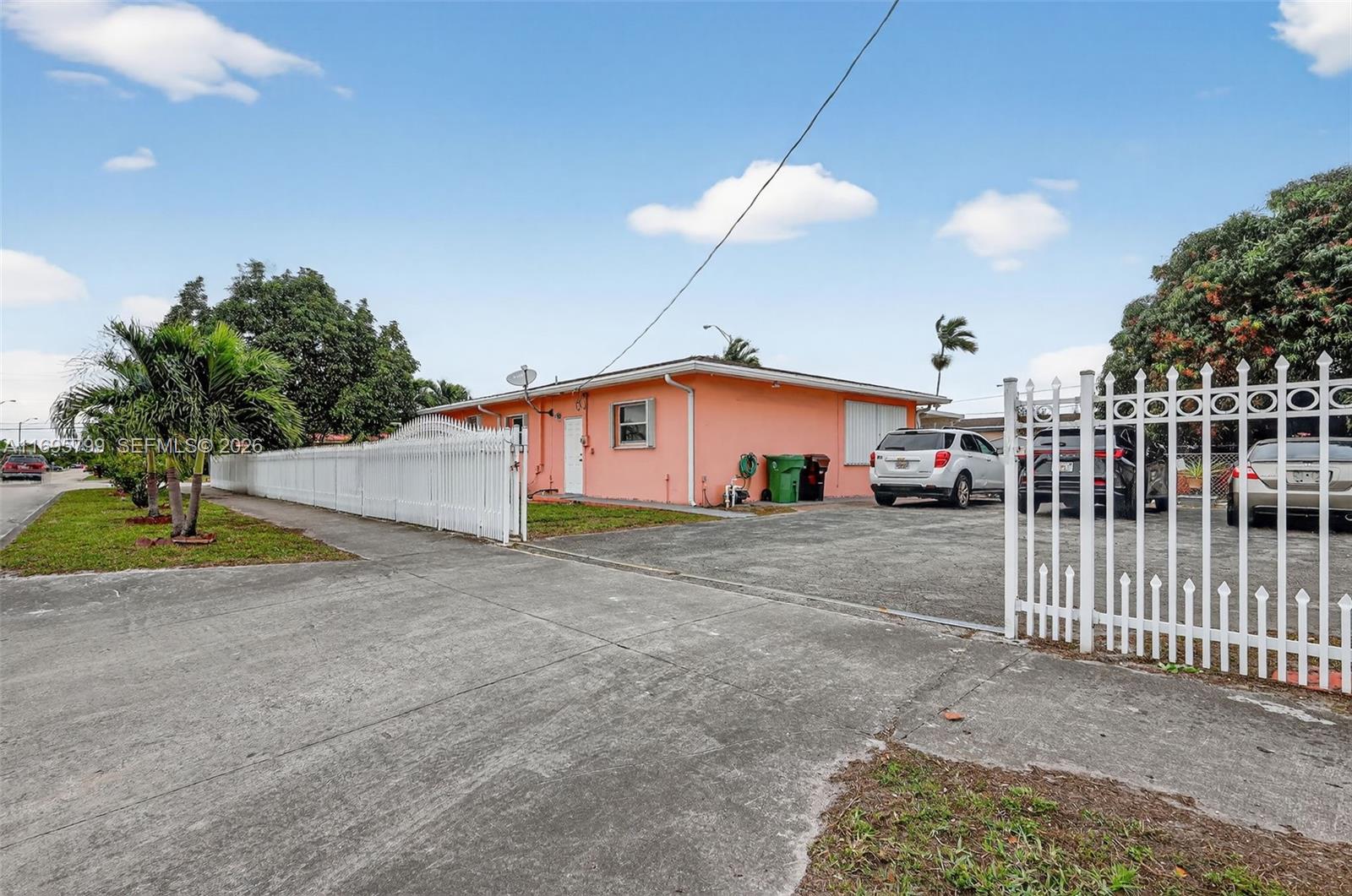 HIALEAH 13TH ADDN AMD PL - Residential