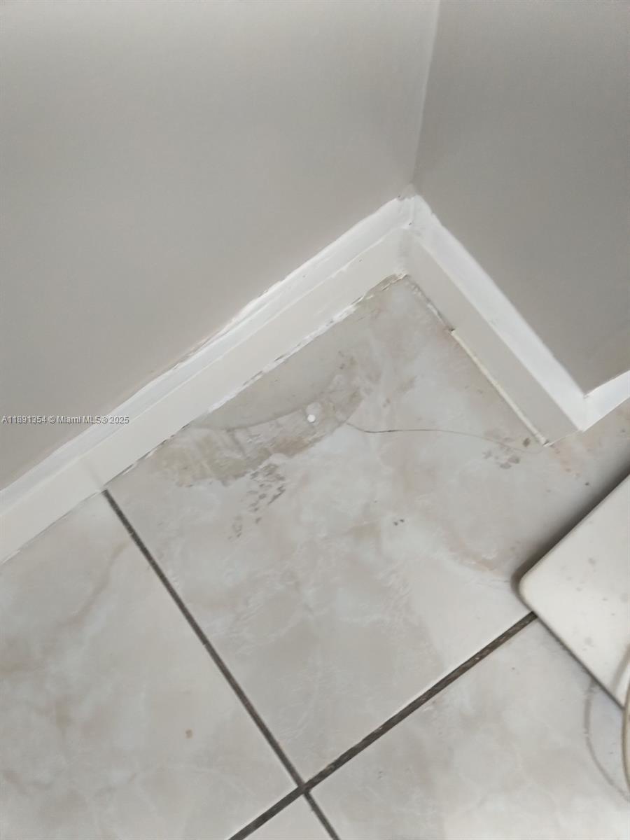 TALL TREES CONDO - Residential Lease