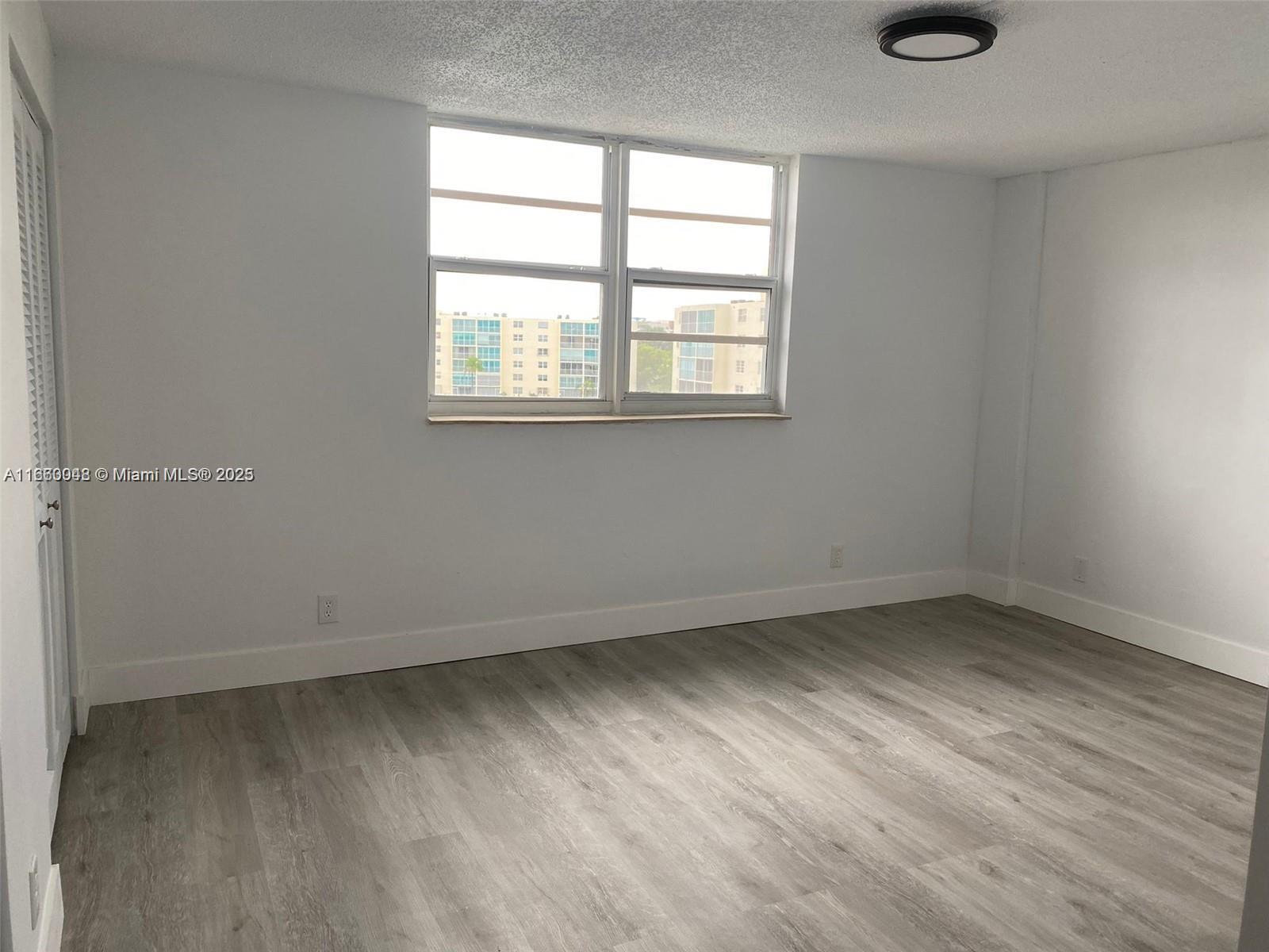 MEADOWBROOK LAKES VIEW C - Residential