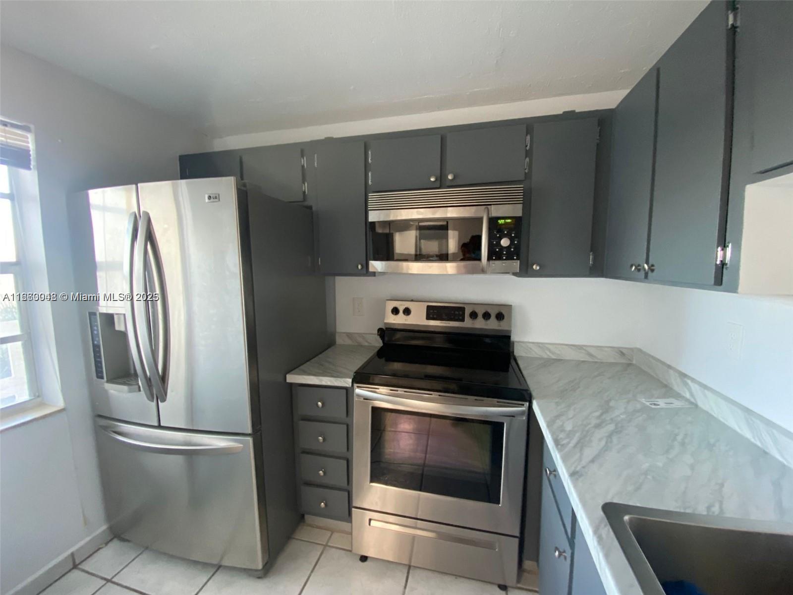MEADOWBROOK LAKES VIEW C - Residential