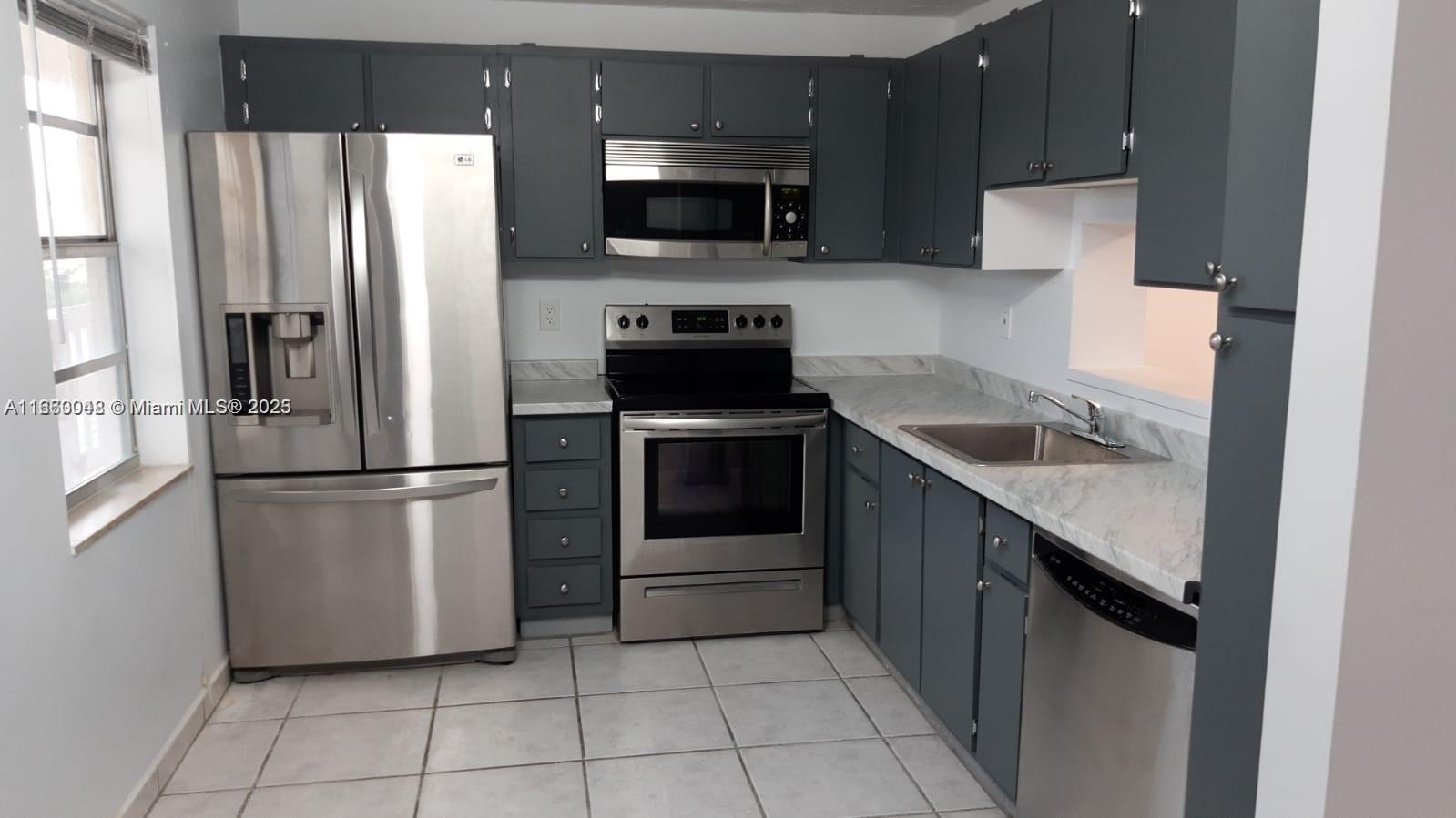 MEADOWBROOK LAKES VIEW C - Residential