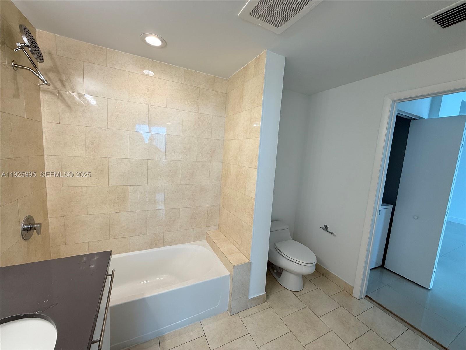 THE IVY CONDO - Residential Lease