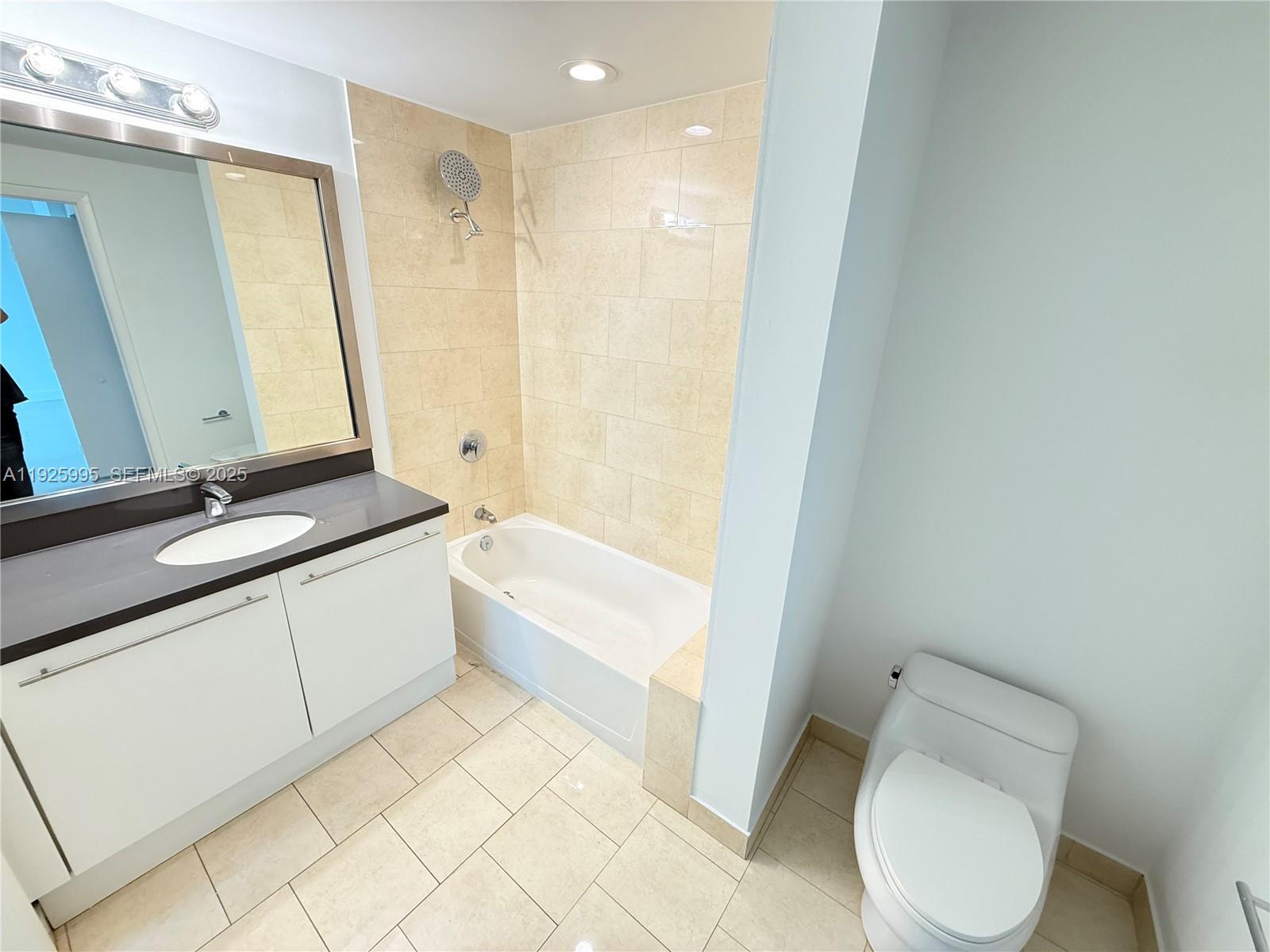 THE IVY CONDO - Residential Lease