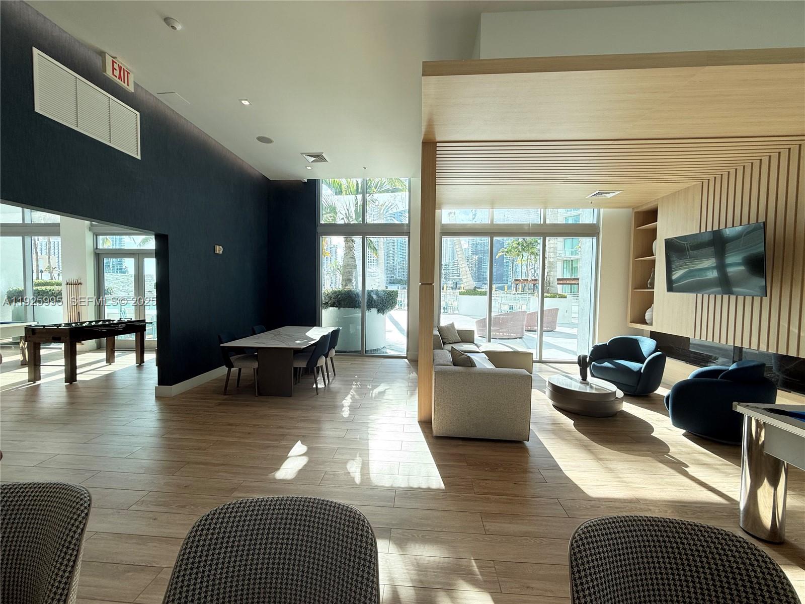 THE IVY CONDO - Residential Lease