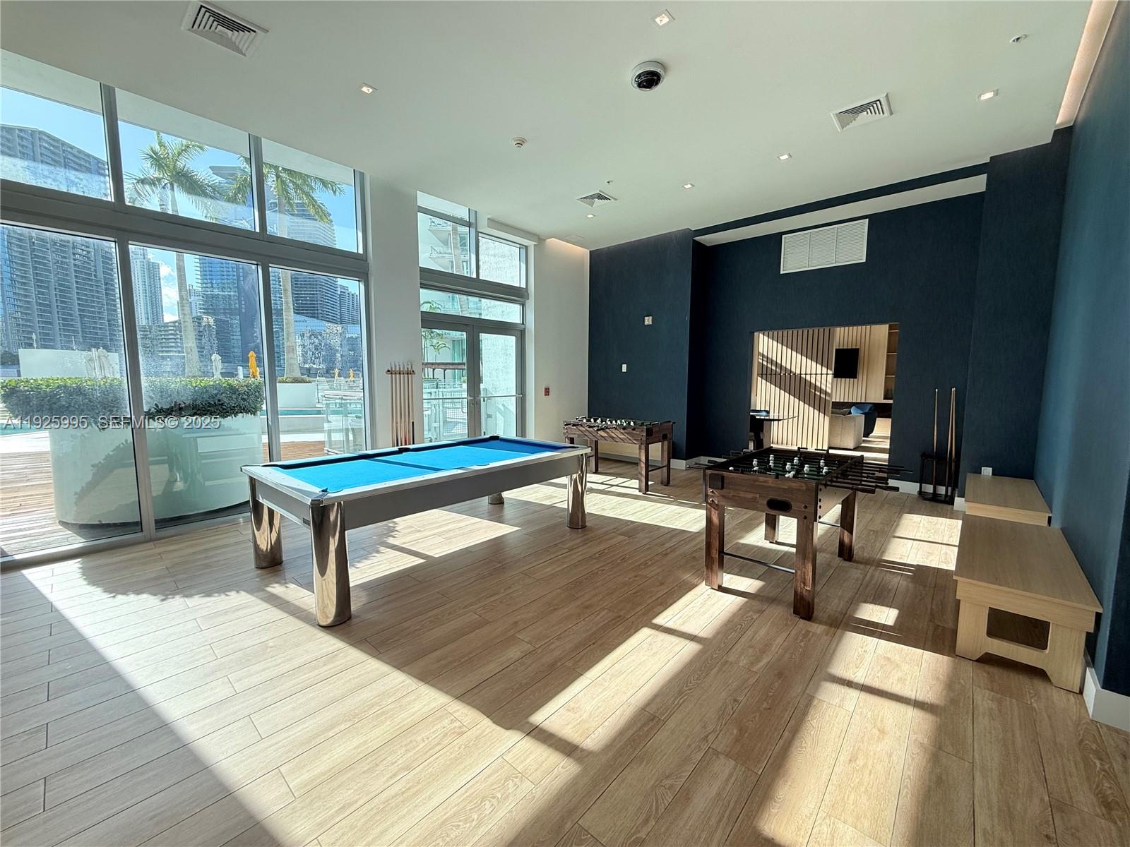 THE IVY CONDO - Residential Lease