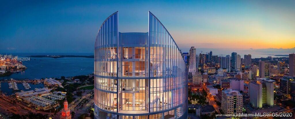 Located within Miami Worldcenter, the second largest master planned community in the U.S., PARAMOUNT Miami Worldcenter, the building with the most amenities in the world. 
This 4 BD / 5 BA + Den, 4,083 Sq. ft. unit is a must see!!
Access to 46 different amenities such as 5 pools, spa, outdoor lounge, summer kitchen, game room, state of the art fitness center, boxing studio, basketball court, racquetball, yoga, observatory, jam room and recording studio and much more. Just steps from the Virgin Train Station, Port of MIA, AA Arena and minutes to MIA Airport, Wynwood, Miami Bch.